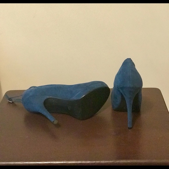 Teal colored heels - Picture 4 of 4